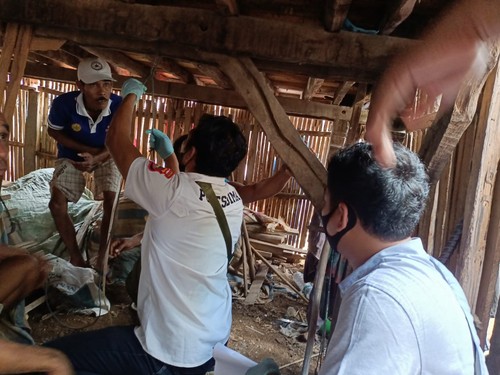 TKP mayat bocah 11 tahun ditemukan tergantung di Desa Teke Kecamatan Palibelo Kabupaten Bima