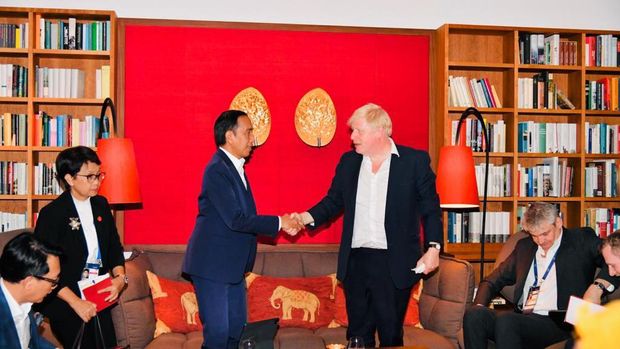 Di sela-sela pelaksanaan G7, Presiden Joko Widodo bertemu dengan PM Inggris Boris Johnson di Elmau, Senin 27 Juni 2022.