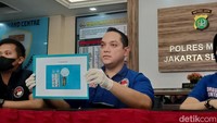 Penyidik Satres Narkoba Jaksel akan melakukan asesmen terhadap keempat tersangka di BNNK Polres Jaksel yang nantinya dilakukan oleh tim TAT (Karin NS/detikcom)