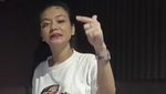 Intip Keseruan DJ Joice Challista Saat Ngopi dan Hangout di Bar