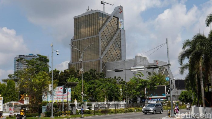 Gedung Bank Riau Kepri di Jalan Jenderal Sudirman, Pekanbaru. (Foto: Raja/detikSumut)