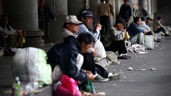 Mereka hidup seadanya, jauh dari sisi gemerlap Jepang. Foto: Getty Images