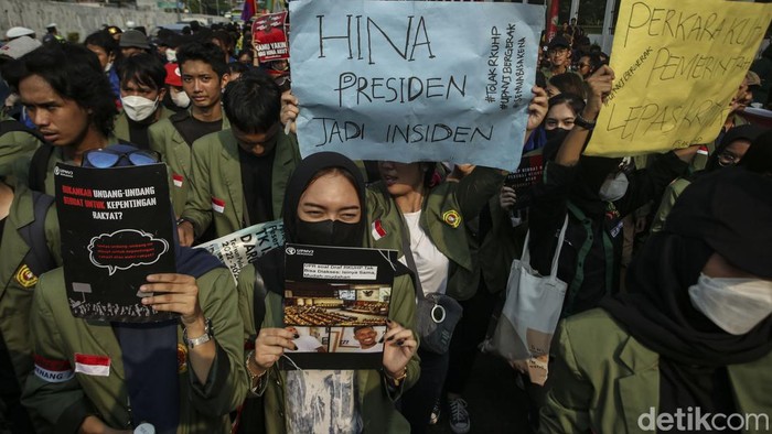 Geruduk DPR, Massa Mahasiswa Mau Curhat ke Puan Geruduk DPR, Massa Mahasiswa Mau Curhat ke Puan