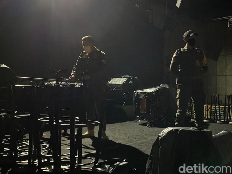 Gemerlap Holywings Bandung Redup