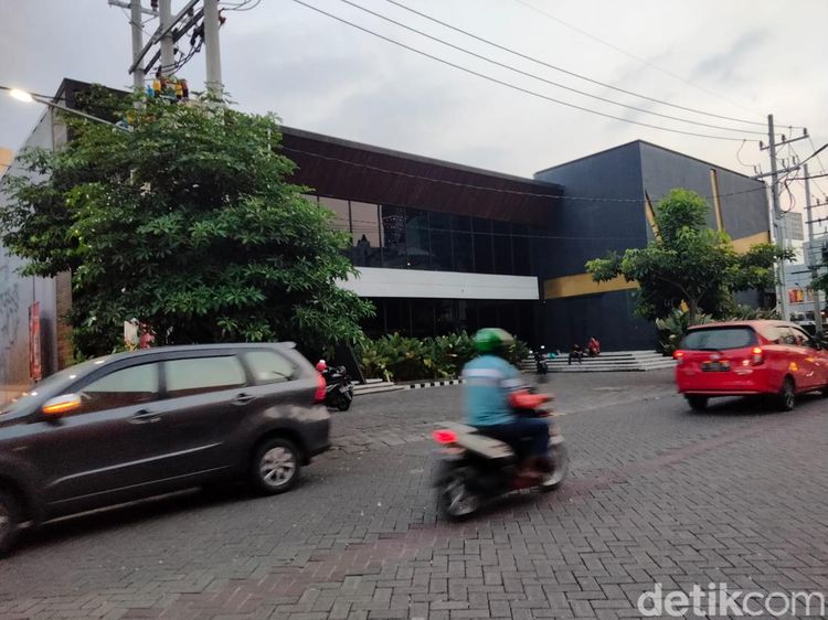 Holywings Surabaya yang Ditutup Sementara