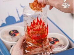 Kriuk! Pedasnya Keripik Kaca Rp 5 Ribuan Cocok Jadi Teman Ngemil