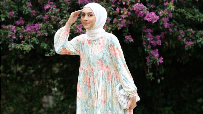 Inspirasi midi dress dari labellehijab.