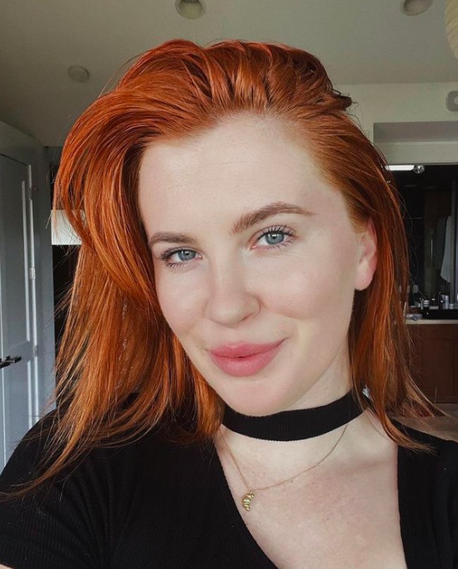 5. Ireland Baldwin Baru Mengungkap Pernah Diperkosa Dalam video TikToknya baru-baru ini, Ireland mengaku pernah diperkosa saat dia remaja. “Aku diperkosa ketika masih remaja dan aku benar-benar tidak sadar ketika itu terjadi dan itu mengubah jalan hidupku,” aku Ireland. Foto: dok. Instagram/@irelandirelandireland