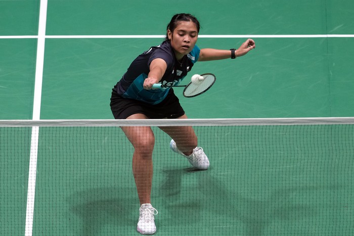KUALA LUMPUR, MALAYSIA - JUNE 28: Gregoria Mariska Tunjung of Indonesia in action against Akane Yamaguchi of Japan on day one of the Petronas Malaysia Open on June 28, 2022 in Kuala Lumpur, Malaysia. (Photo by How Foo Yeen/Getty Images)