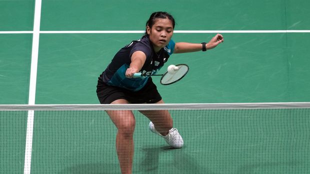 KUALA LUMPUR, MALAYSIA - JUNE 28: Gregoria Mariska Tunjung of Indonesia in action against Akane Yamaguchi of Japan on day one of the Petronas Malaysia Open on June 28, 2022 in Kuala Lumpur, Malaysia. (Photo by How Foo Yeen/Getty Images)