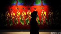 Di galeri seni ini sejumlah karya seni rupa milik beragam seniman dipamerkan.