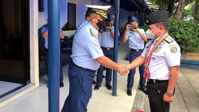 Momen Kepala Bakamla RI Kunjungi Markas PCG di Filipina Kepala Bakamla RI melakukan kunjungan kerja ke Filipina. Dalam kunjungannya, ia menyambangi Markas Besar Philipine Coast Guard di Manila.