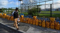 Negara kepulauan berpenduduk 22 juta orang itu mengalami kekurangan makanan, bahan bakar minyak (BBM), gas memasak dan kebutuhan pokok lainnya.   