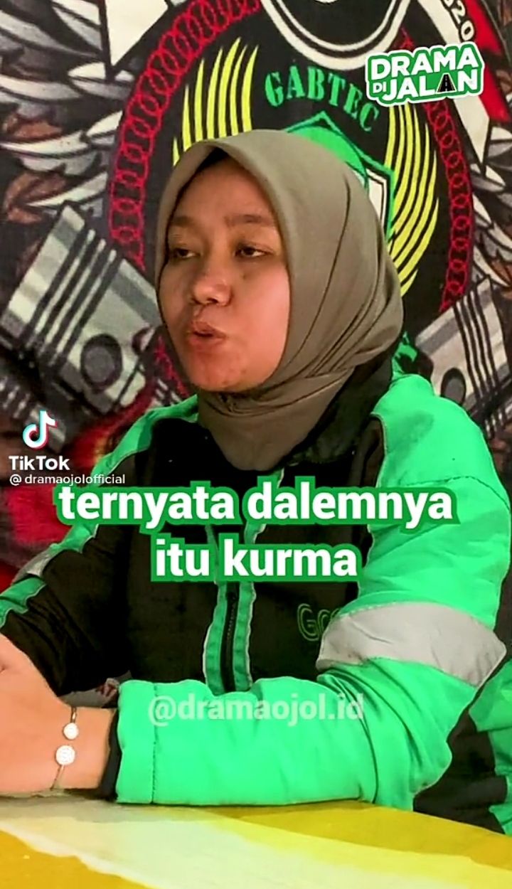 Antar Paket Berisi Kurma, Ojol Ini Menangis Dapat Tip Rp 300 Ribu