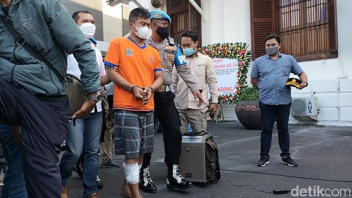 pembunuhan di surabaya