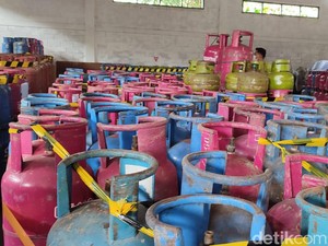 Polda Jabar Bongkar Aksi Pengoplos Gas Elpiji Bersubsidi!