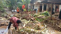 Ali menyebut, sebelum debit air meninggi, pihak terdampak sudah dievakuasi. Saat ini masih ada yang bertahan di rumah saudara maupun di posko. Foto: Dian Utoro Aji/detikJateng