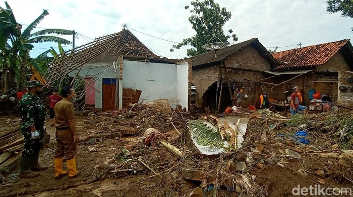 Permukiman Tunjungrejo Kecamatan Margoyoso rusak diterjang banjir bandang, Selasa (28/6/2022). Permukiman Tunjungrejo Kecamatan Margoyoso rusak diterjang banjir bandang, Selasa (28/6/2022).