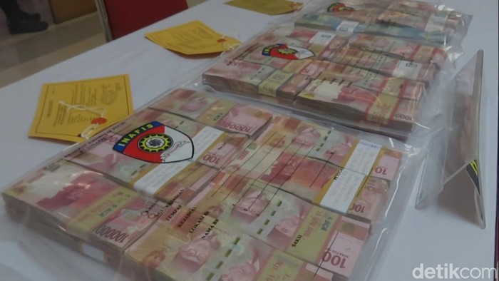 Polda DIY mengamankan uang dan dokumen barang bukti kasus korupsi yang menjerat eks Direktur RSUD Wonosari, Selasa (28/6/2022).