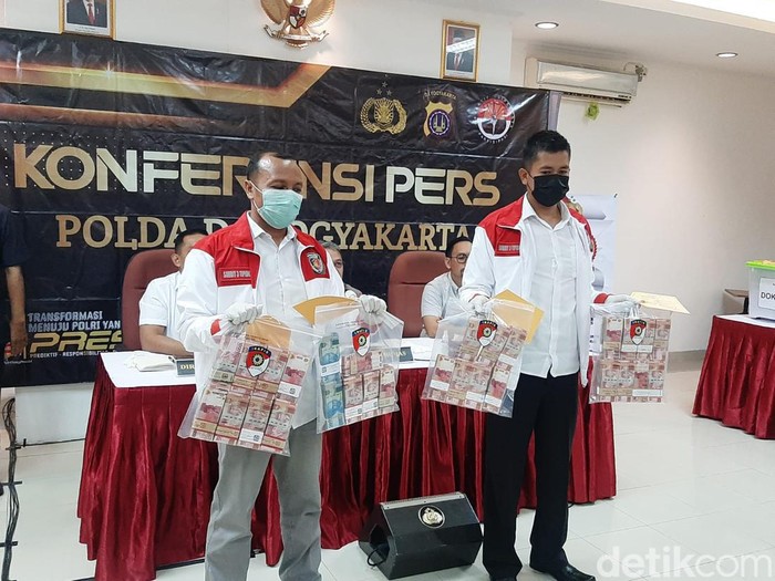 Polda DIY tangkap eks Direktur RSUD Wonosari Gunungkidul terkait kasus korupsi, Selasa (28/6/2022).