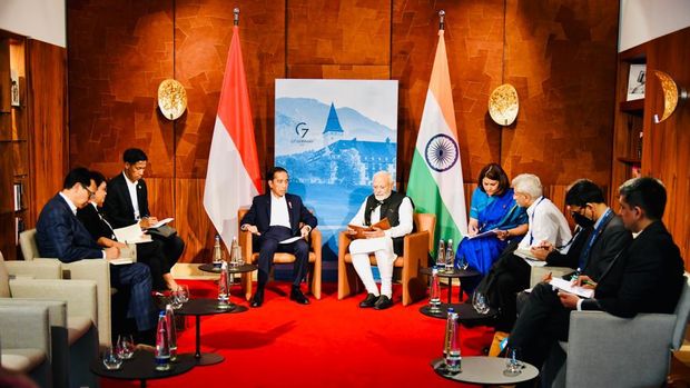 Presiden Joko Widodo dan Perdana Menteri (PM) India Narendra Modi melakukan pertemuan bilateral di sela-sela KTT G7 di Elmau, Jerman, Senin, 27 Juni 2022. Kedua pemimpin membahas upaya penguatan kerja sama di bidang pangan. (Dok: Biro Pers Sekretariat Presiden)