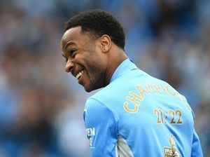 Salam Perpisahan Sterling untuk Man City