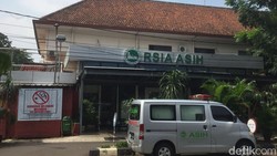 RS Ibu dan Anak Asih yang berlokasi di Panglima Polim, Jakarta Selatan, mengumumkan berhenti beroperasi per 30 Juni mendatang. Begini suasana terkininya.