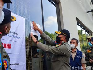 Satpol PP DKI Kerahkan 250 Personel Tutup 12 Outlet Holywings
