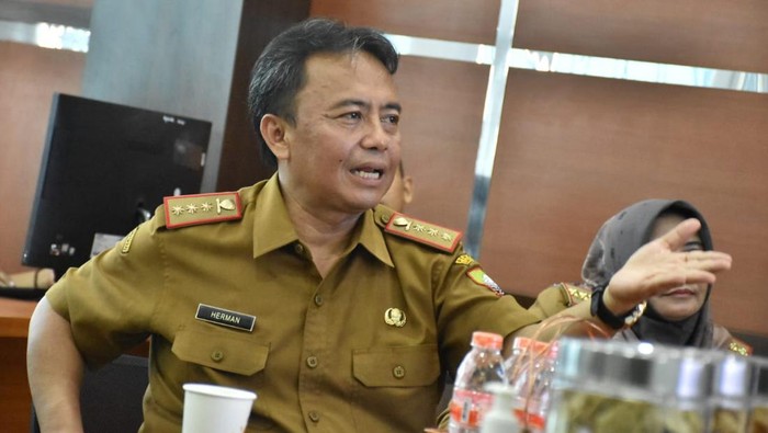 Sekda Pemkab Sumedang Herman Suryatman
