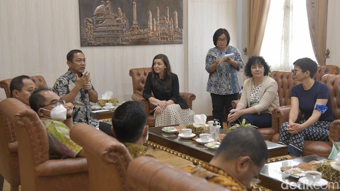 Foto pertemuan Pemkot Semarang dengan Pemkot Sofia di Balai Kota Semarang. (Doc Humas Pemkot)