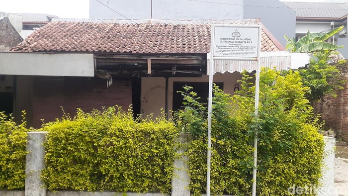 Situasi di rumah dinas polisi jelang eksekusi, Jalan Erlangga, Semarang Selatan, Semarang, Selasa (28/6/2022).
