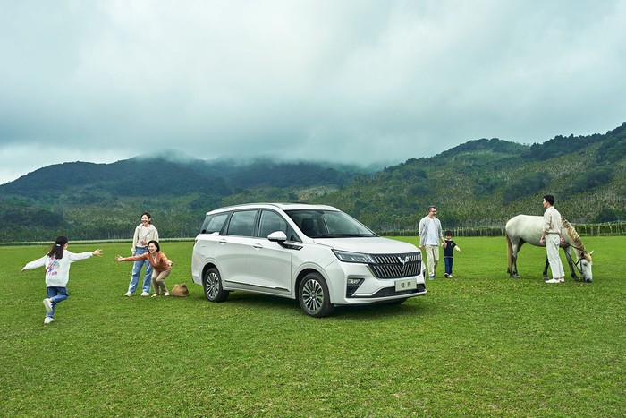 Wuling Jia Chen, MPV Baru Wuling Rp 150 jutaan