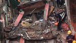 Foto-foto Gedung 4 Lantai di Mumbai Ambruk-Tewaskan 19 Orang