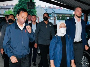 Melihat Pengawalan Jokowi-Iriana Saat Berangkat ke Ukraina Naik Kereta