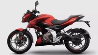 Motor ini menggunakan suspensi depan model teleskopik, monoshock di belakang, serta swingarm (lengan ayun) model kotak yang membuatnya terlihat jadi lebih kokoh. Yang menarik, motor ini memiliki fitur safety cukup mumpuni, dengan dukungan sistem rem cakram di roda depan dan belakang, lengkap dengan sistem pengereman Anti-lock Braking System (ABS) dua kanal (di depan dan belakang). Foto: Dok. Bajaj Auto India (BAI)