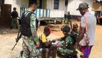 Dansatgas mengatakan kegiatan pengobatan keliling ini diberikan kepada masyarakat di Kampung Yabanda untuk memudahkan masyarakat mendapatkan pelayanan kesehatan, sehingga tercipta peningkatan kualitas kesehatan bagi masyarakat di perbatasan Papua. Simon Saori (45) salah seorang masyarakat Kampung Yabanda merasa senang dan terbantu dengan pengobatan gratis keliling kampung yang dilakukan Tim Kesehatan Satgas Yonif 126/KC Pos Yabanda.