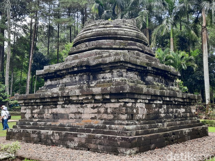 Candi Sumberawan di Malang