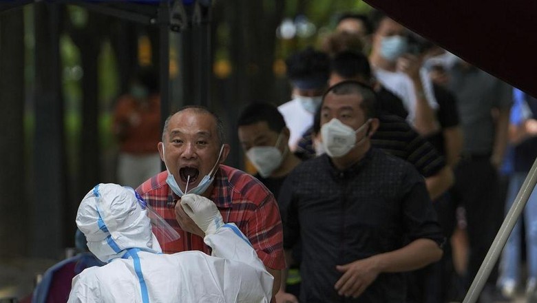 China Longgarkan Persyaratan karantina Bagi Pendatang dari Luar Negeri China Longgarkan Persyaratan karantina Bagi Pendatang dari Luar Negeri