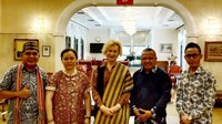 Pertemuan itu berlangsung selama kurang lebih 2 jam di kediaman Dubes Rusia, Lyudmila Georgievna Vorobieva yang juga dihadiri Ketua Umum Agustinus Tamo Mbapa, Sekertaris Jenderal Septyarini, Wakil Ketua Umum Maksimus Ramses Lalongkoe, Wakil Sekretaris Jenderal Gabriel Goa dan relasi informal Para Duta Besar Alexander Effendie.  