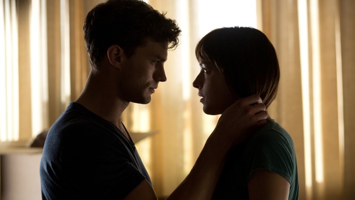 Cuplikan adegan di Fifty Shades of Grey.