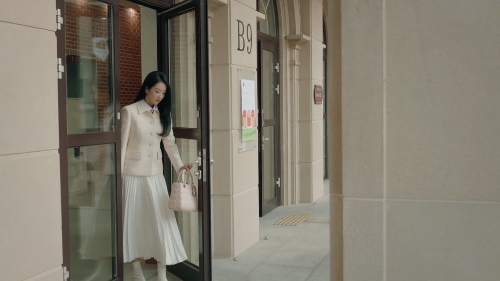 Gaya Mewah Seo Ye Ji dalam drama Korea Eve Gaya Mewah Seo Ye Ji dalam drama Korea Eve