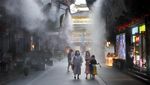 Brrr... Pedestrian di China Dibikin Bak Kulkas Gegara Cuaca Panas
