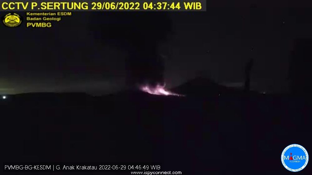 Gunung Anak Krakatau erupsi pada 29 Juni 2022 dini hari. (Dok Istimewa)