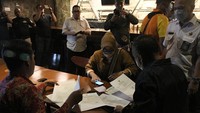 Diketahui, sejumlah petugas Dinas Penanaman Modal Terpadu Satu Pintu (DPMPTSP) melakukan sidak ke outlet Holywings di Bekasi, Jawa Barat, pada Sabtu (28/6) malam.