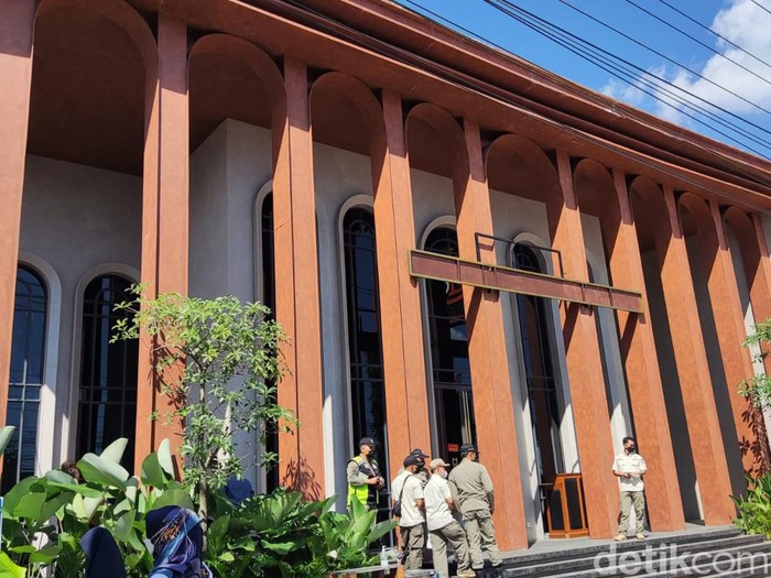 Holywings di Jalan Magelang Sleman ditutup, Rabu (29/6/2022).