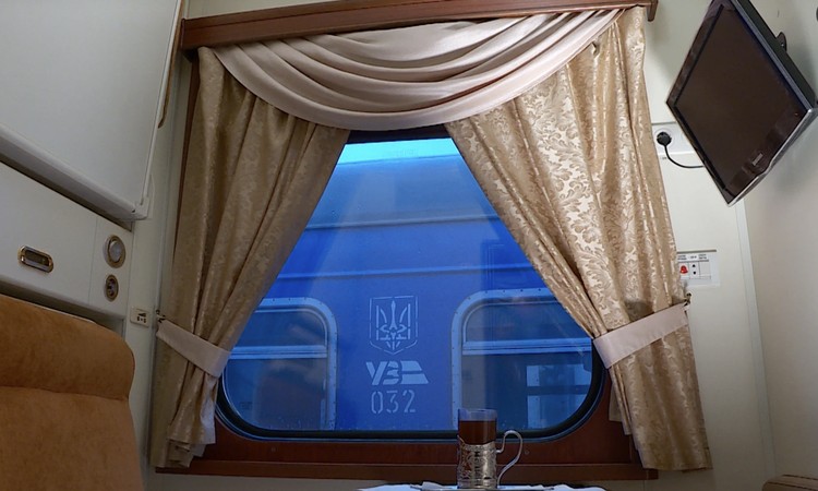 Interior kereta Jokowi ke Ukraina Interior kereta Jokowi ke Ukraina