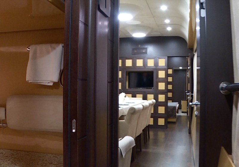 Interior kereta Jokowi ke Ukraina