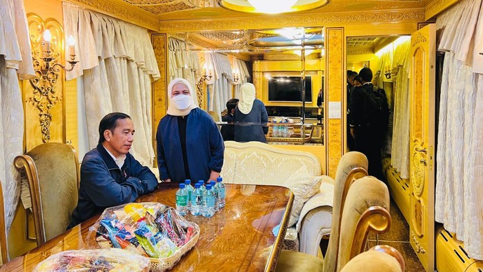 Jokowi dan Iriana Menuju Ukraina