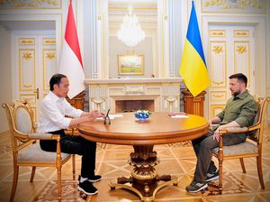 Jokowi Bertemu Presiden Ukraina di Istana Maryinsky