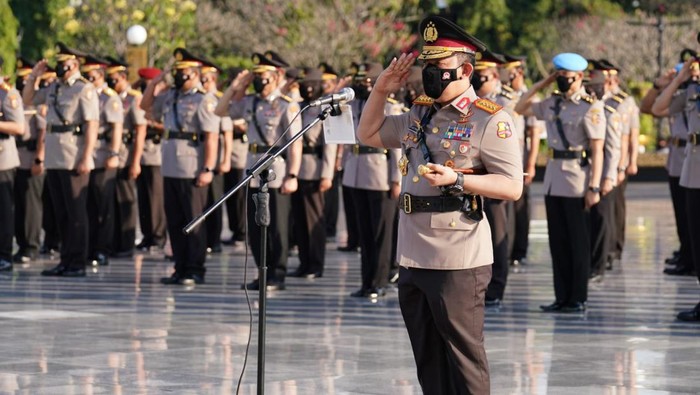 Kapolri Jenderal Listyo Sigit Prabowo di TMP Kalibata